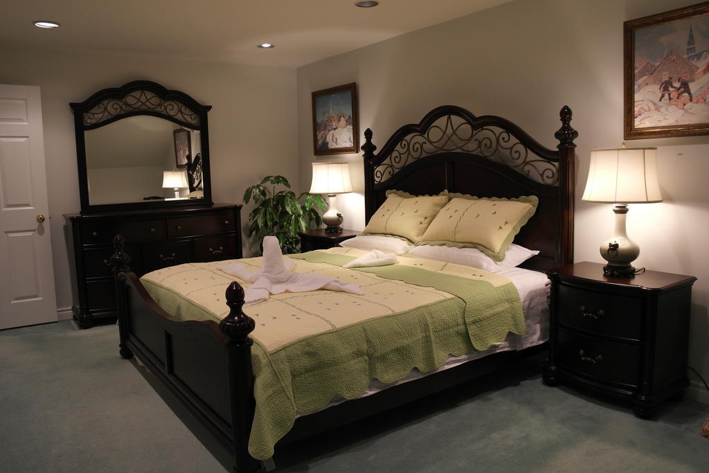 Rose Garden Bed And Breakfast Торонто Номер фото