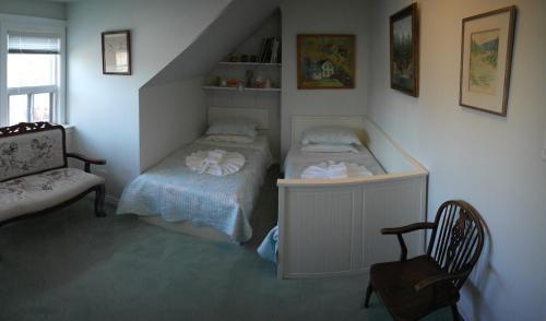 Rose Garden Bed And Breakfast Торонто Экстерьер фото